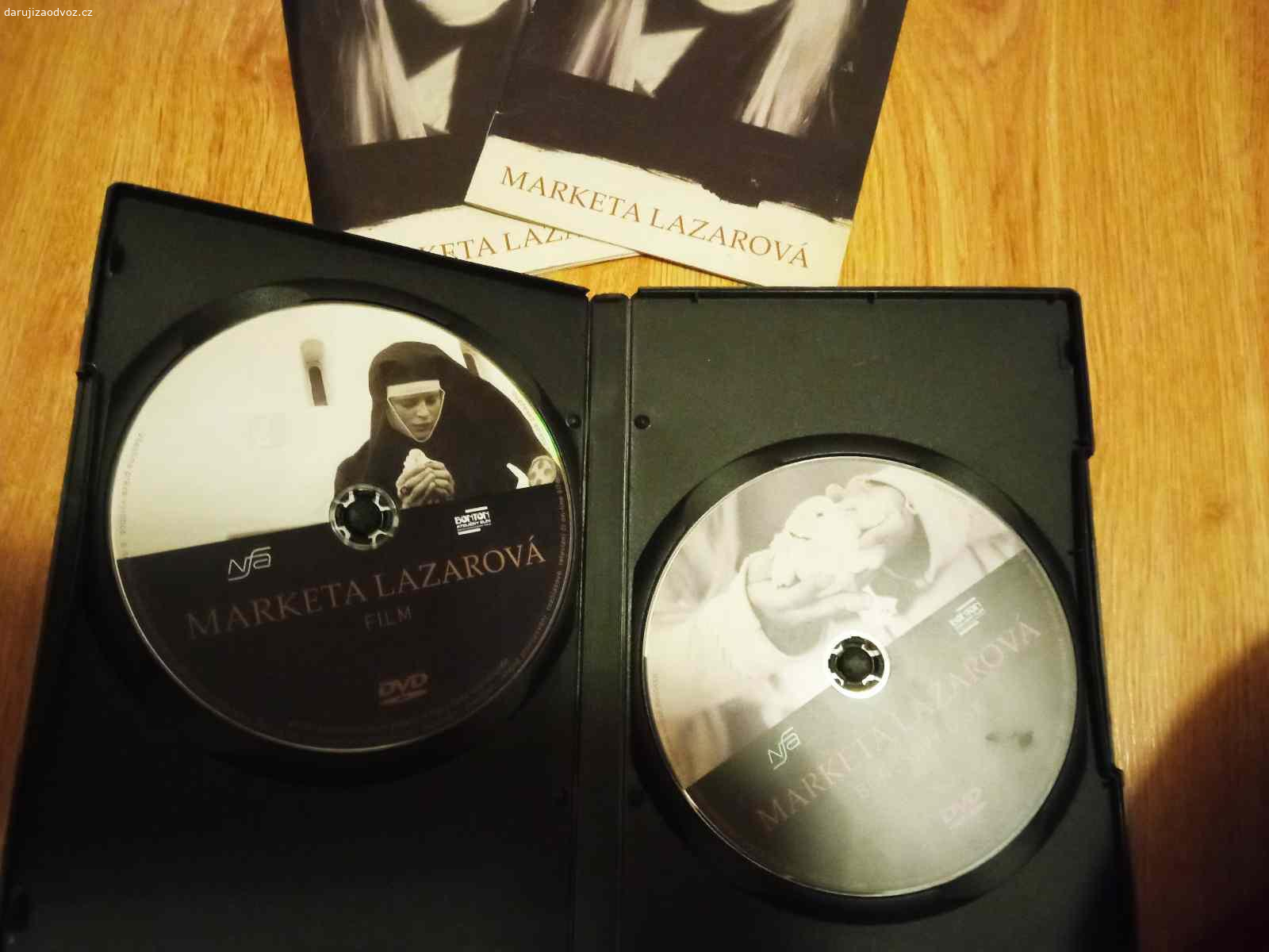 2 DVD Markéta Lazarová. Film + bonusy, dostala jsem a nevyužiju. Špatně nafoceno v přítmí