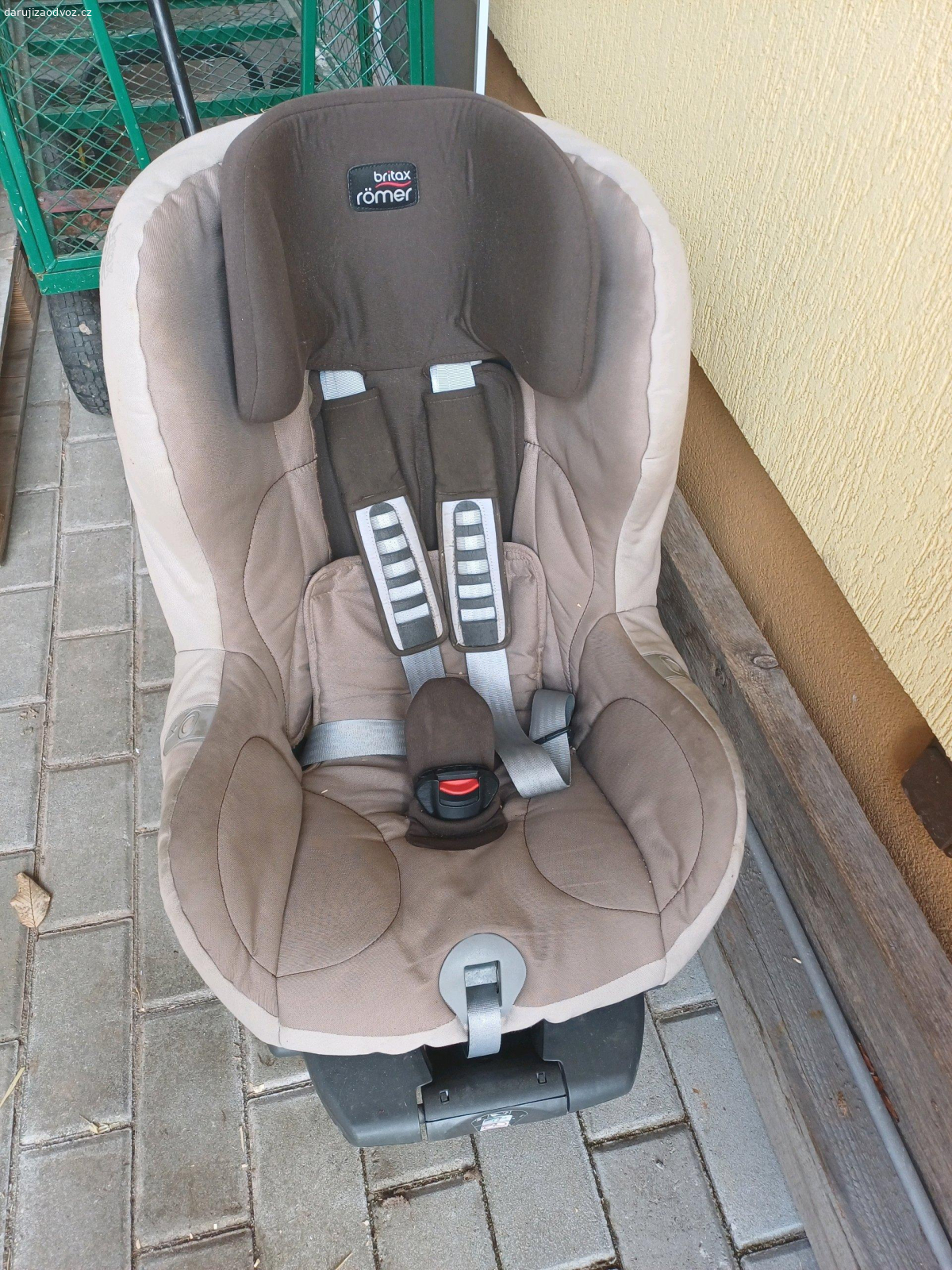 2x autosedacka. daruji 2 autosedacky