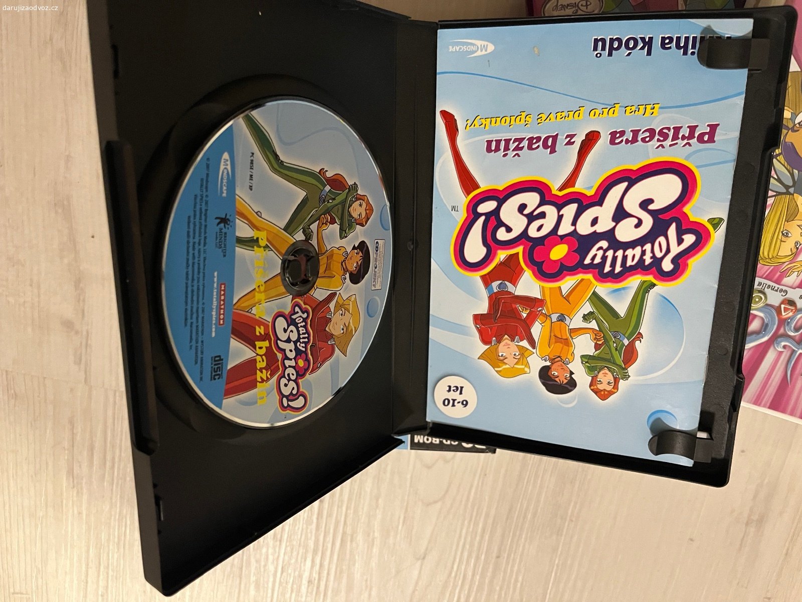 2x PC CD-ROM viz foto, daruji. Aktuální funkčnost nezkoušena.
Možno předat - Zbiroh, Praha, dle předchozí domluvy