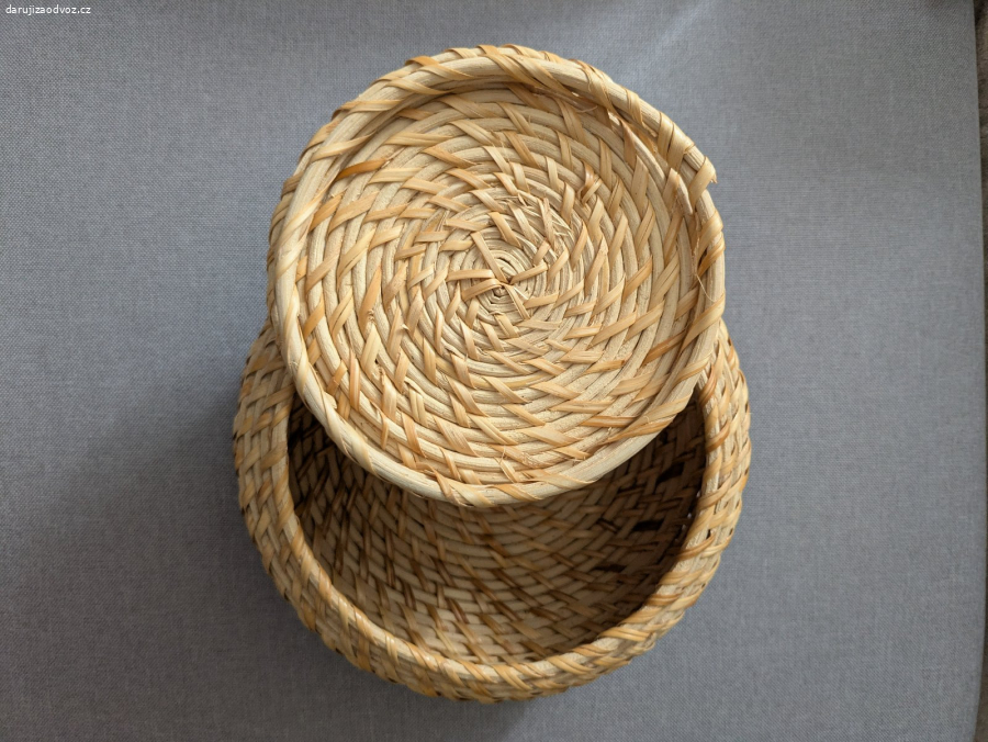 2x proutěný košík (15 cm, 11 cm)