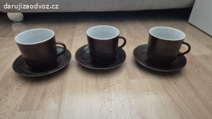 3x hnědý hrnek s podšálkem