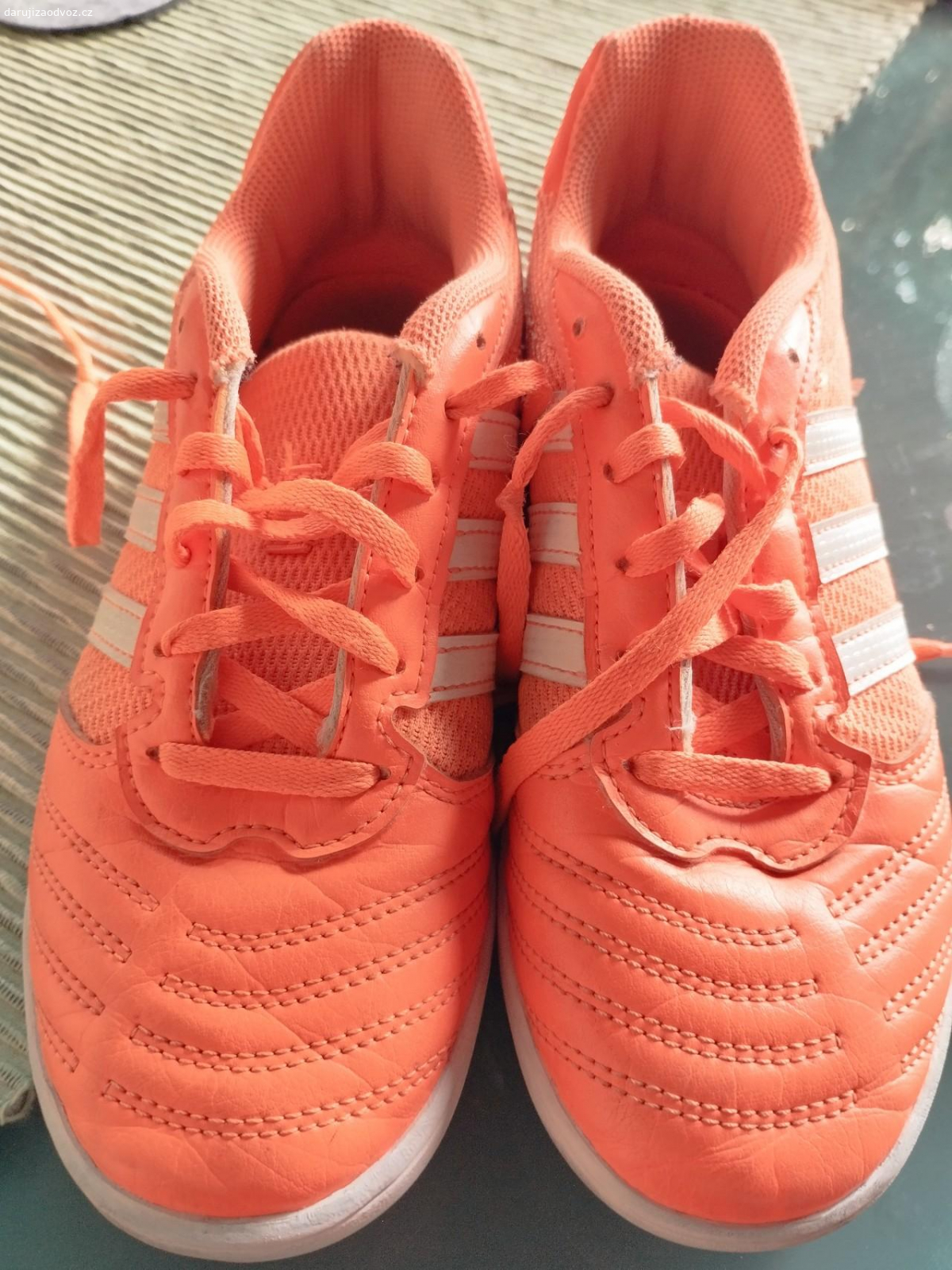 Adidas sálovky. Nabízím Adidas Sálovky na nadcházející školní rok, super stav, vel. 35-36.