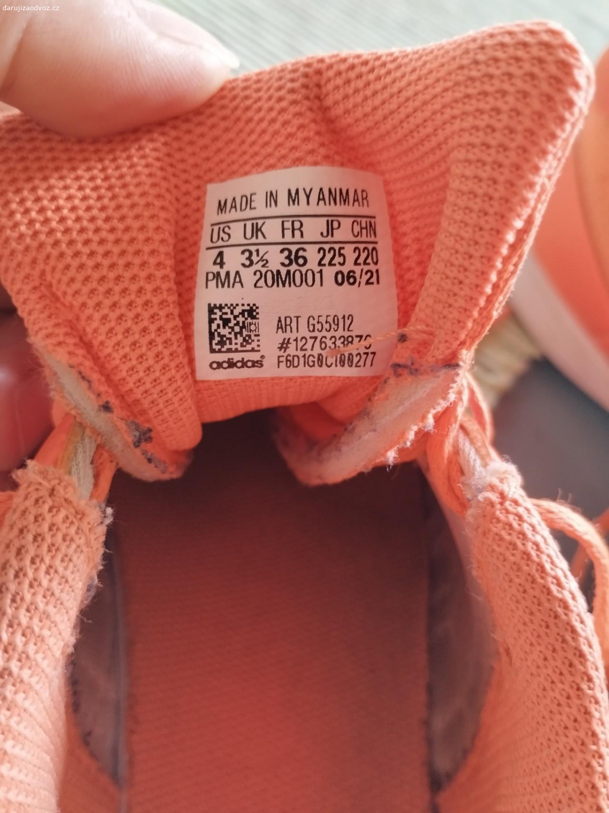 Adidas sálovky. Nabízím Adidas Sálovky na nadcházející školní rok, super stav, vel. 35-36.