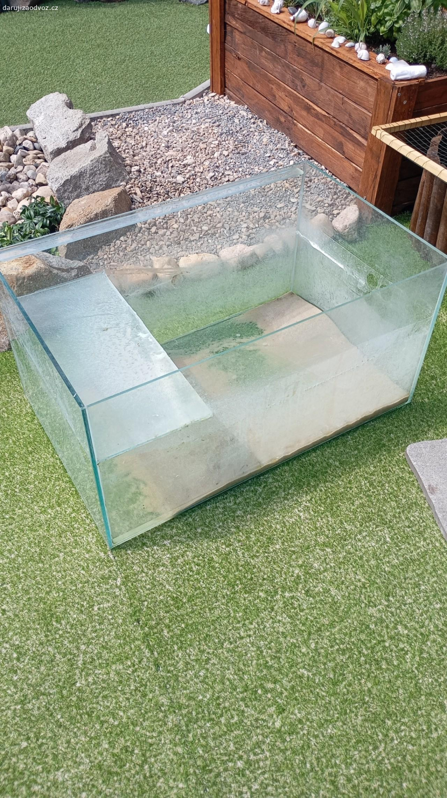 akvárium. starší akvárium za odvoz
neteče