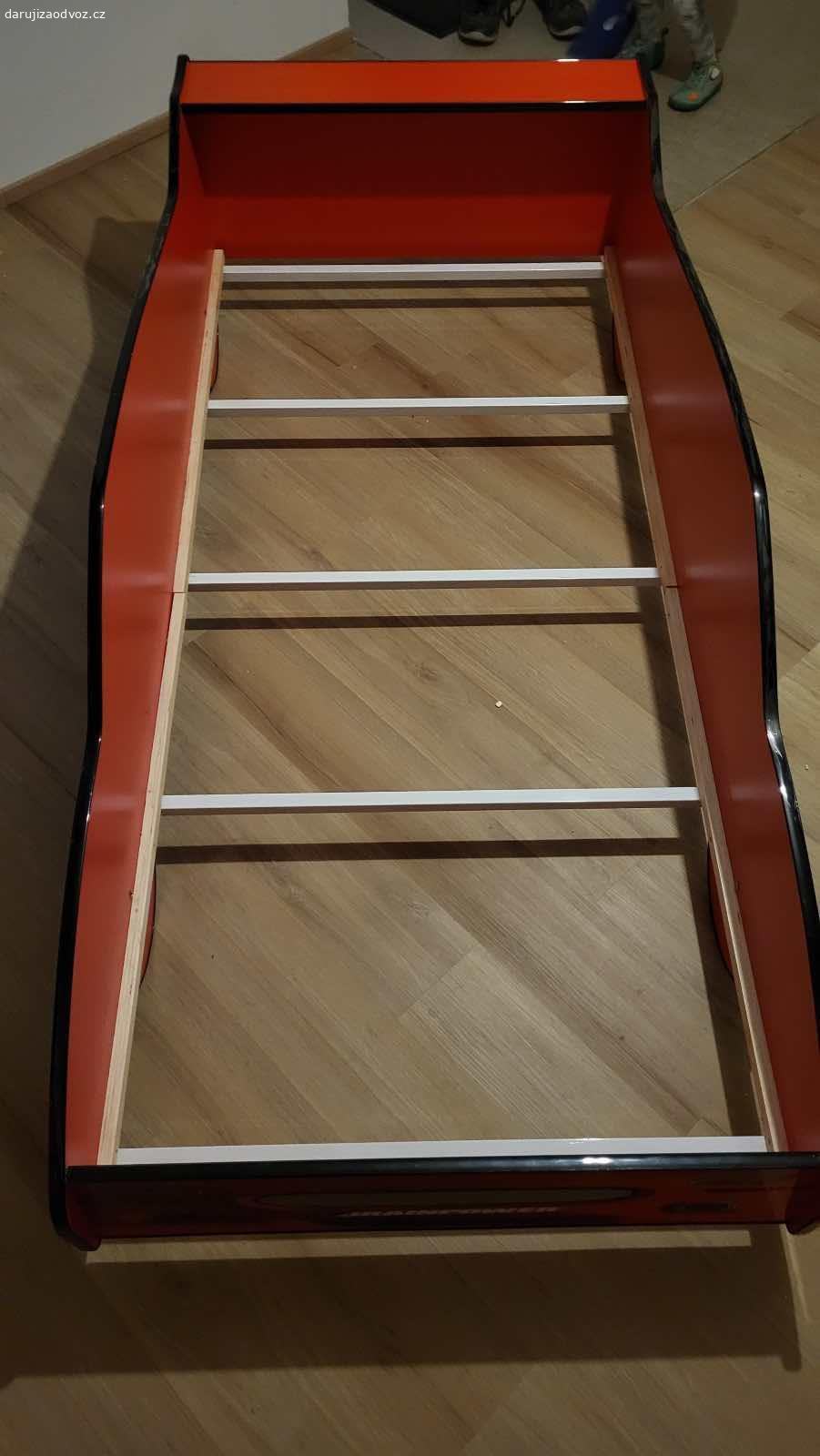 Autopostel FORMULE - ram. Daruji ram postele formule, cele info viz link
https://www.asko-nabytek.cz/1007050.0-postel-b126m

Idealne odvezt do 2.1., pripadne pak bude k mani rozmontovana.