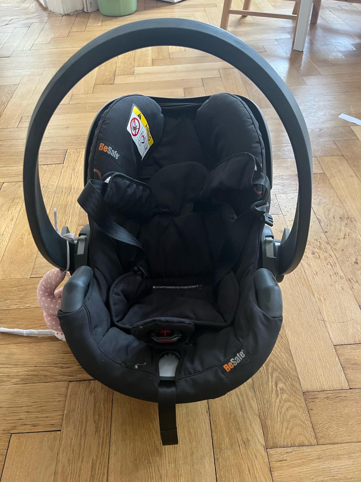 autosedacka BeSafe. daruji autosedacku, stara asi 5 let po 2 detech, ma isofix. Praha a okoli.