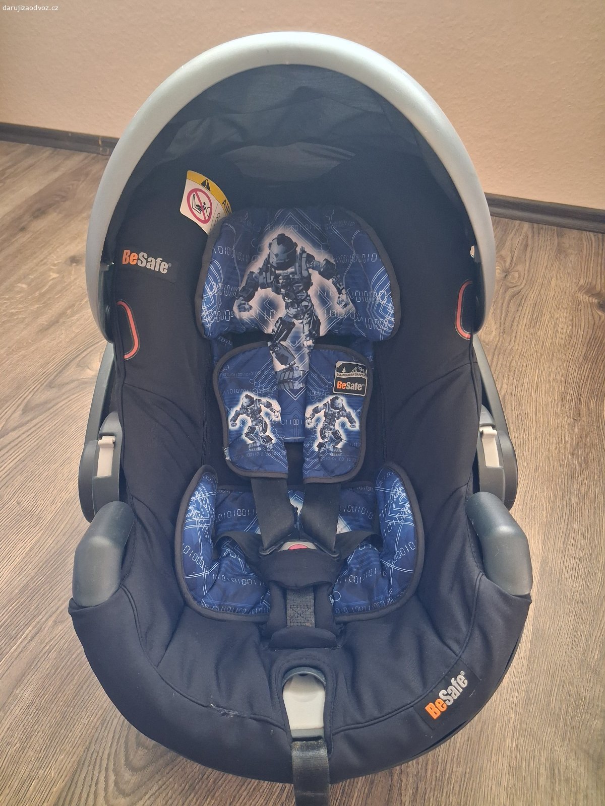 Autosedačka BeSafe. Daruji autosedačku po jednom dítěti, nikdy nebouraná!