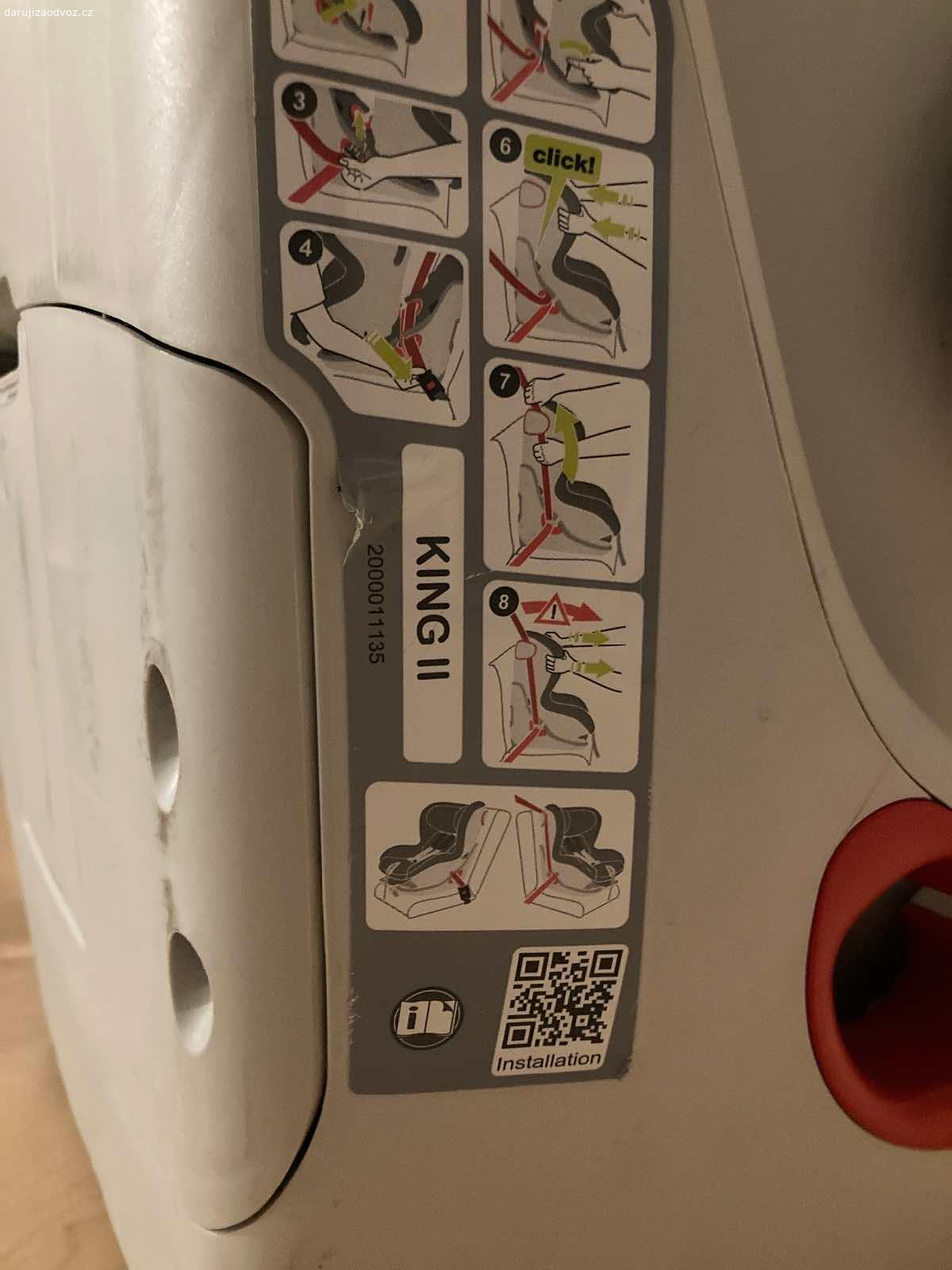 Autosedačka Britax Römer King II 9-18kg. Autosedačka po dvou dětech, nebouraná, vypraný potah, ale fleky, vady vady viz foto (odpáraný kryt, stačí zašít, vyskočená ochrana krku), spíše na náhradní díly nebo po spravení jako pohotovostní. Není na isofix.  K dispozici do 20.12., pak půjde na sběrný dvůr.