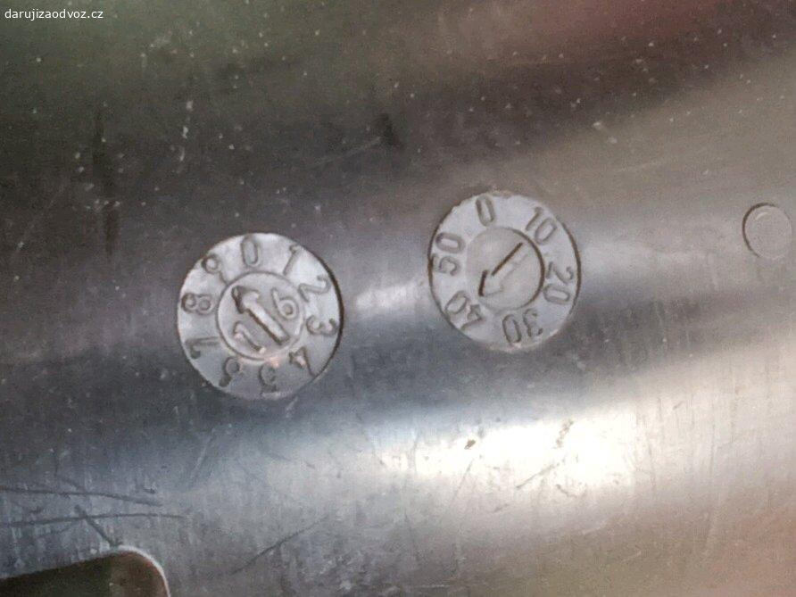 Autosedačka vajíčko. Daruji autosedačku vajíčko Britax Römer, tak jak je na fotkách včetně přídavného polstrování pro nejmenší děti. Určena do 13 kg. V rodině není potřeba, někomu třeba ještě udělá službu. Vyzvednutí Šlapanice u Brna nebo Hustopeče nebo po dohodě i Olomouc.