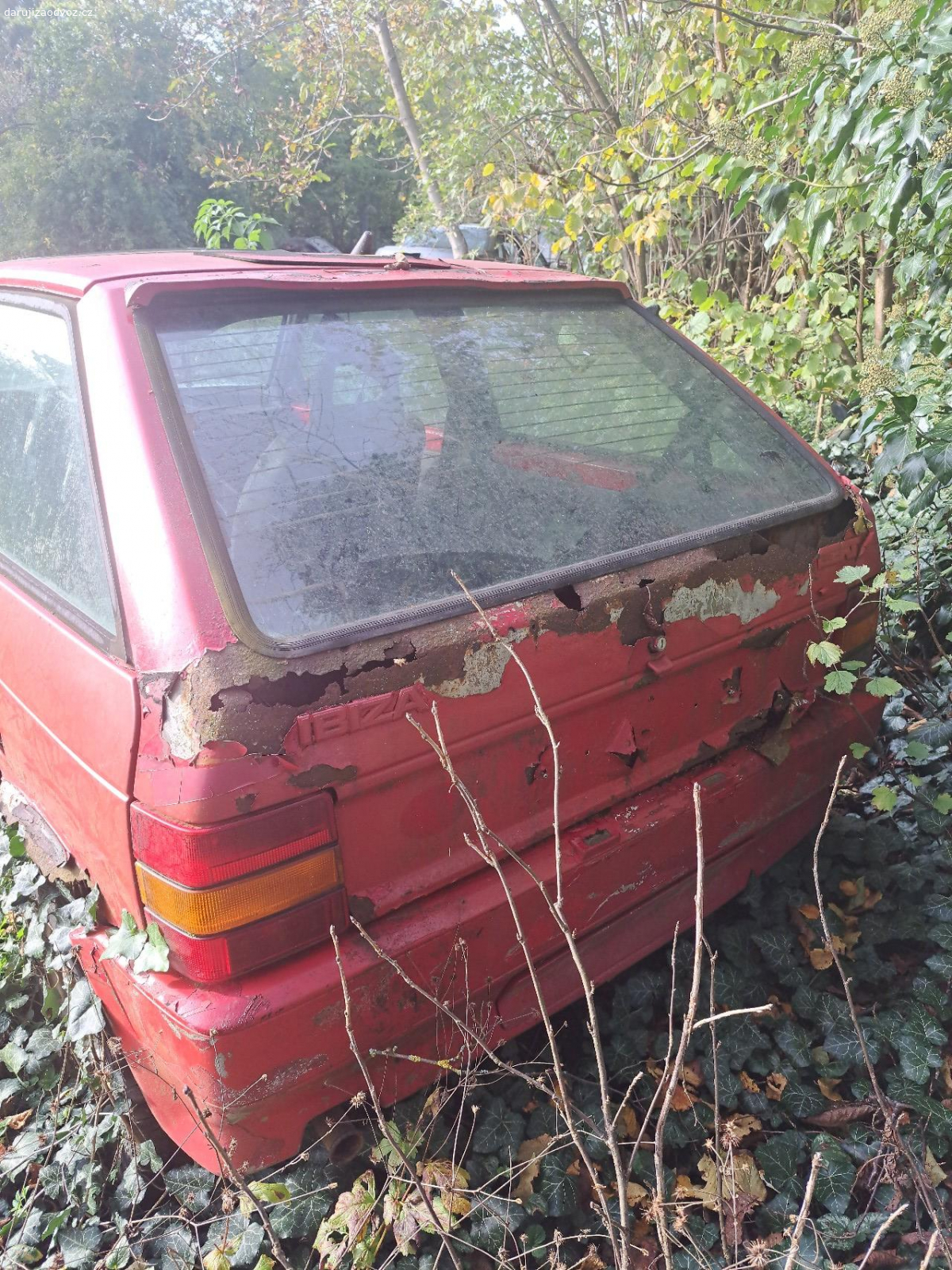 autovraky za vlastní odvoz!!!. dobrý den daruji autovraky vozů Škoda 120, Volkswagen Passat,  seat Ibiza s motorem Porsche system 

autovraky daruji ale pouze za vlastní odvoz!!!