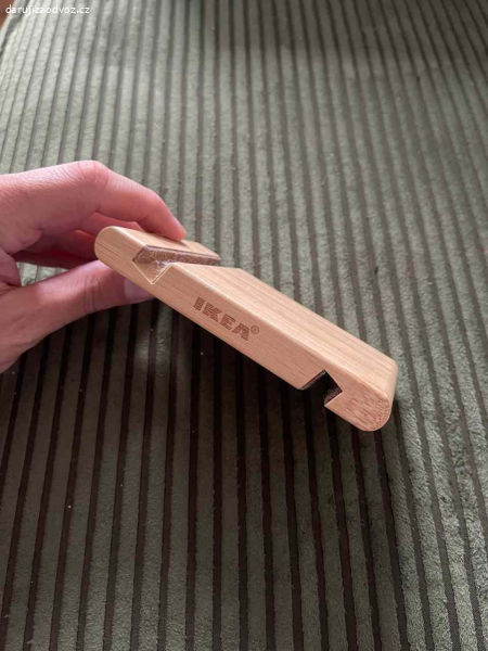 Bambusový držák na telefon/tablet IKEA