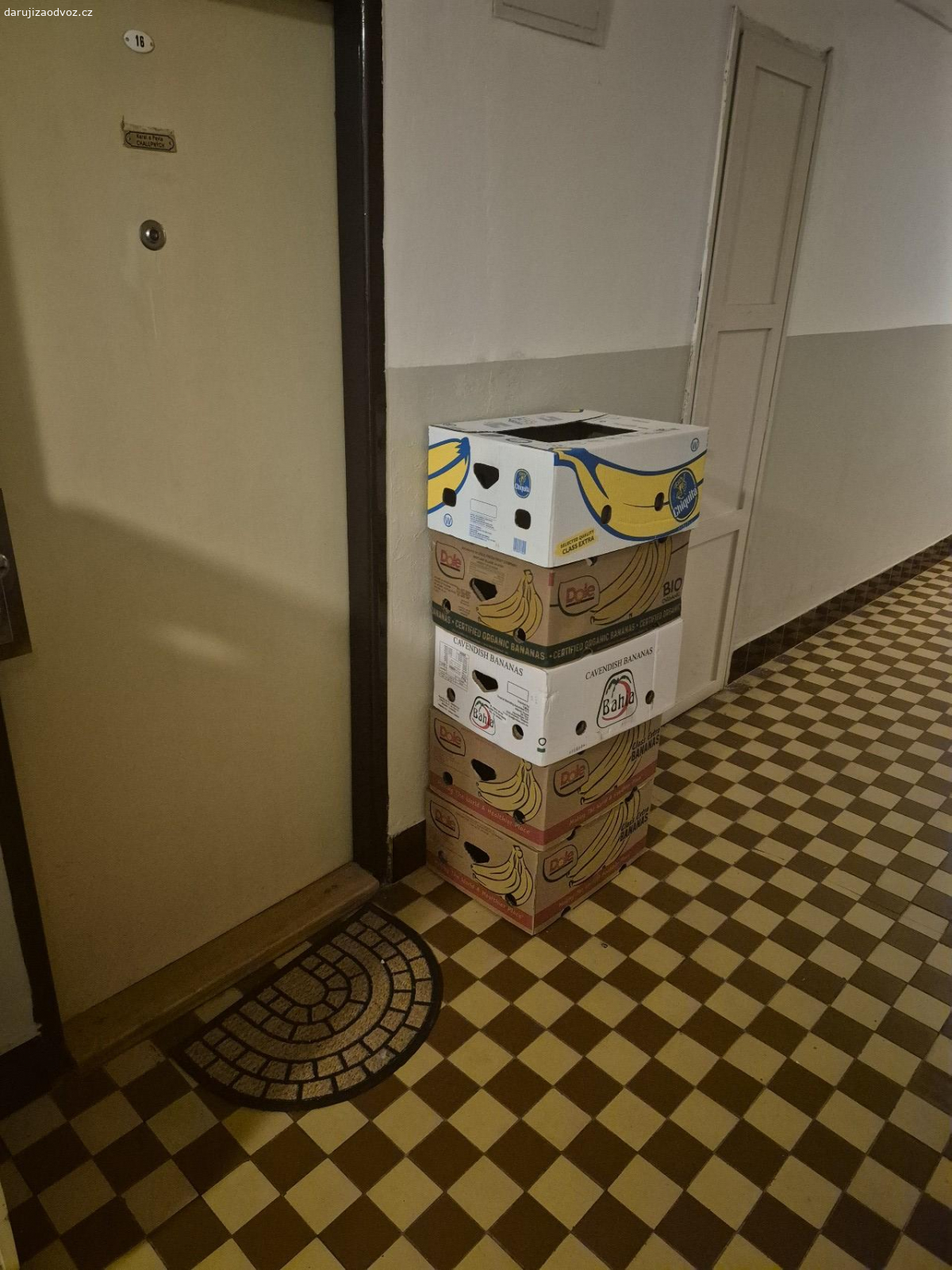 Banánové krabice na stěhování. Banánové krabice na stěhování