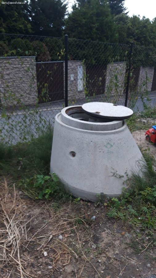 Betonova skruz s poklopem