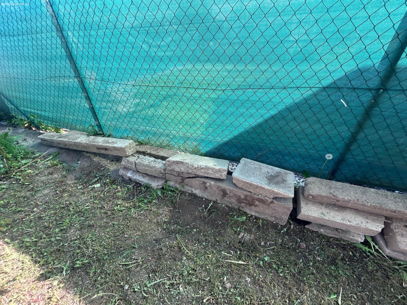 Betony - daruji betony. dobrý den, daruji za odvoz betony. 
pište na email.