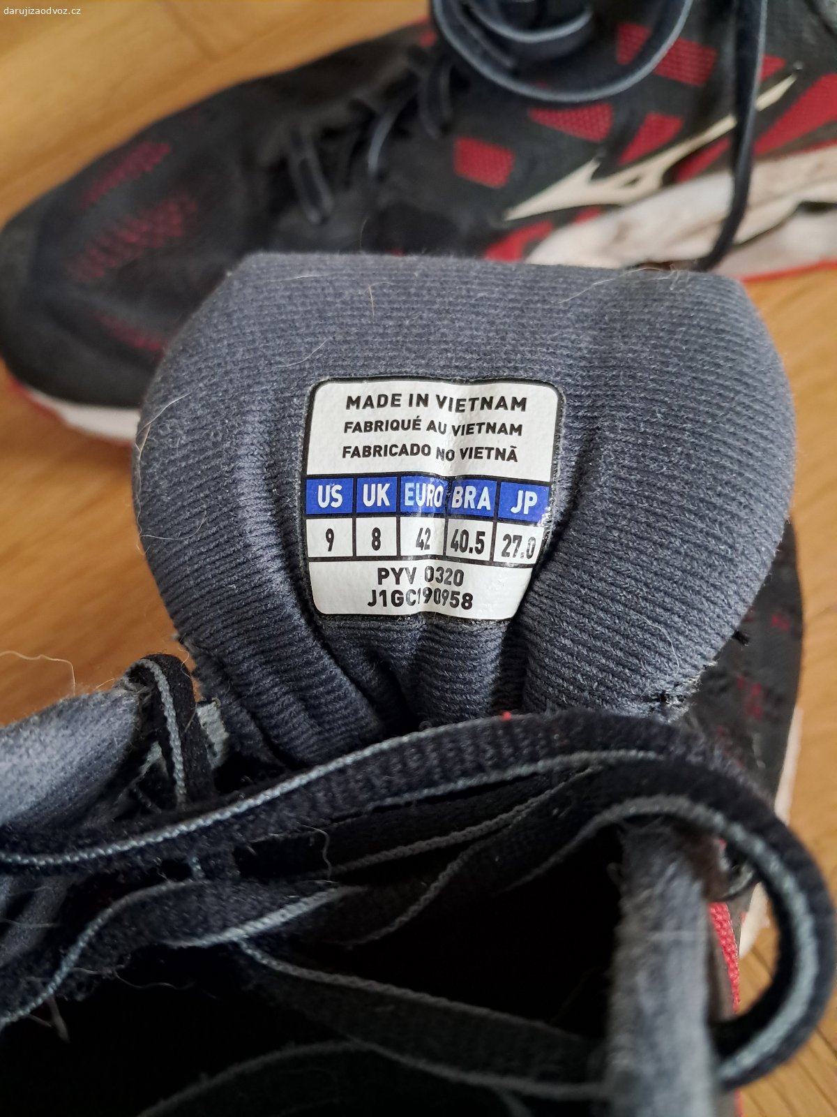 Běžecké boty vel. 42 (s opravenou patou). Mizuno wave ultima 11 - Pata je vyspravená kůží, může být proto nepatrně těsnější, jinak bez poškození, pouze mírné opotřebení