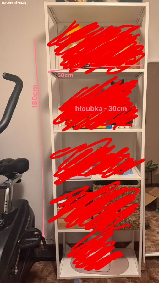 Bílý regál
