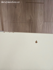 Bílý stůl IKEA