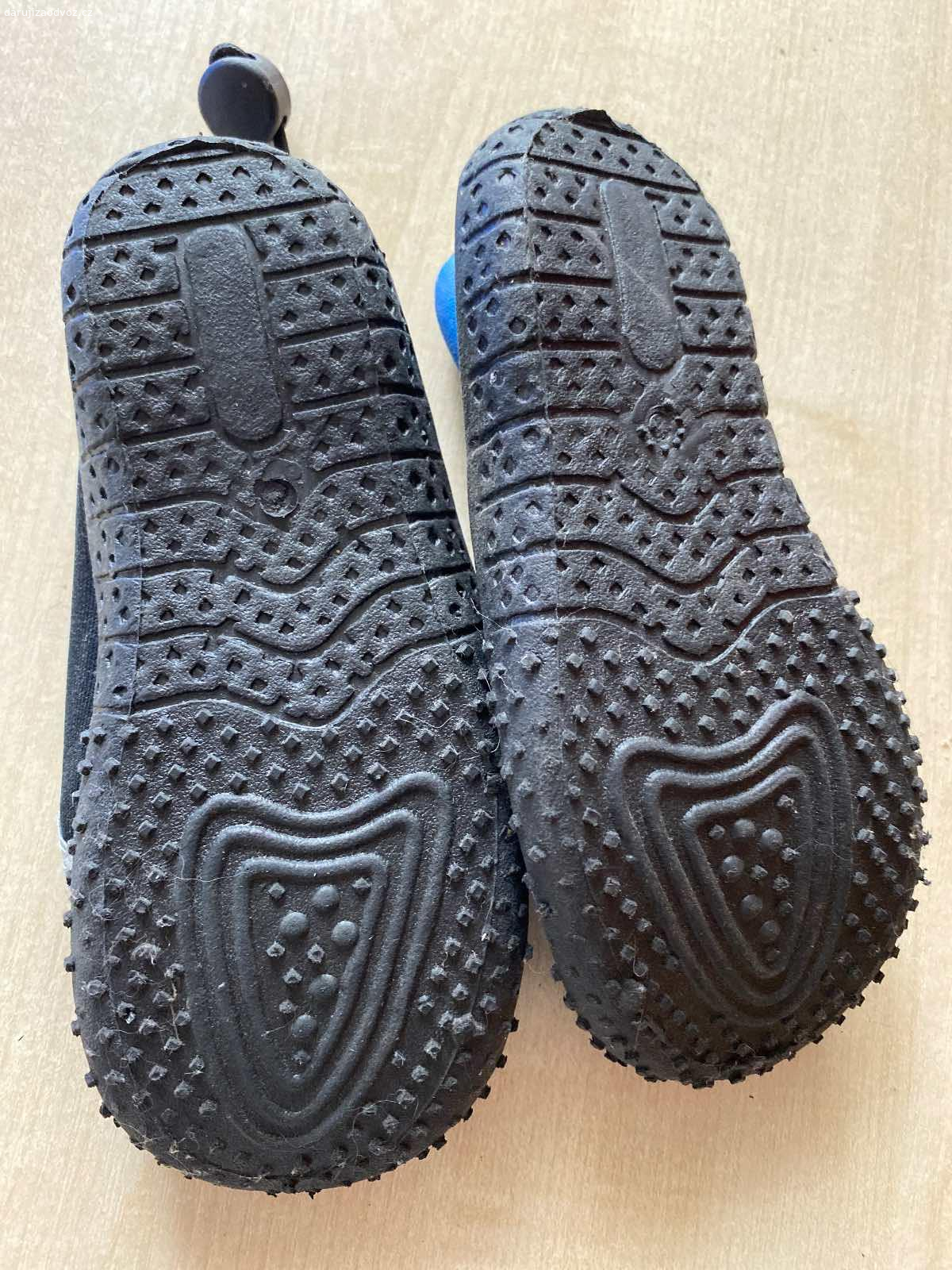 Boty do vody. Darují dětské botičky do vody vel. 29.