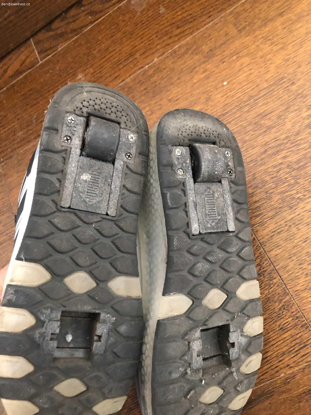 Boty s koleckem. Pouzite fungujici