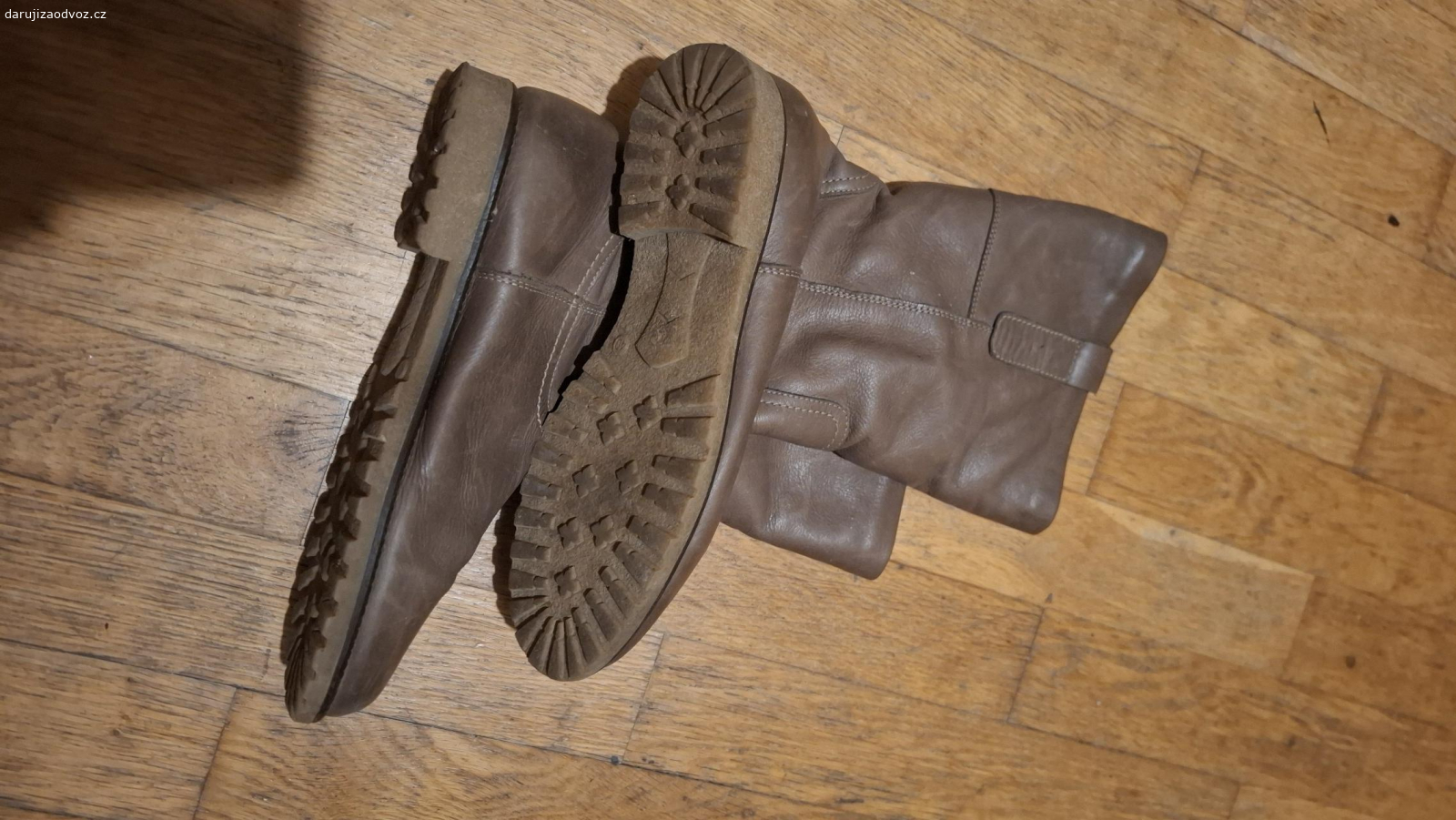 boty vel.40 práva kůže. práva kůže jsou nasazování bez zipu. Mohu zaslat za vaše poštovné