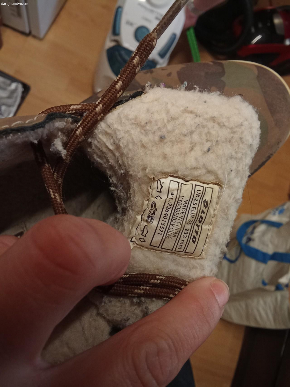 Boty - viz foto. Top stav, téměř nenošené. Předají Parkoviště Bozeny Němcové u Nuselského mostu. Případně IP Pavlova, Karlovo náměstí, Náměstí Míru, Nusle, Vinohrady
Možno ve dne i v noci
pište rovnou sms s datem a časem, přijde vám sms nebo zavolám pro potvrzeni