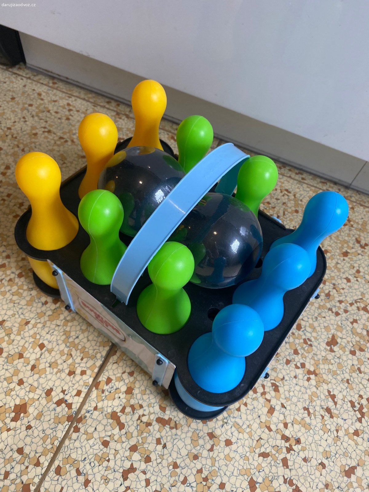 Bowling set vyměním. Vyměním za čokoládu, potraviny, alkohol, potřeby pro domácnost atd. 

Úplně nové 

Vyzvednutí Praha 11, kousek od metra Opatov