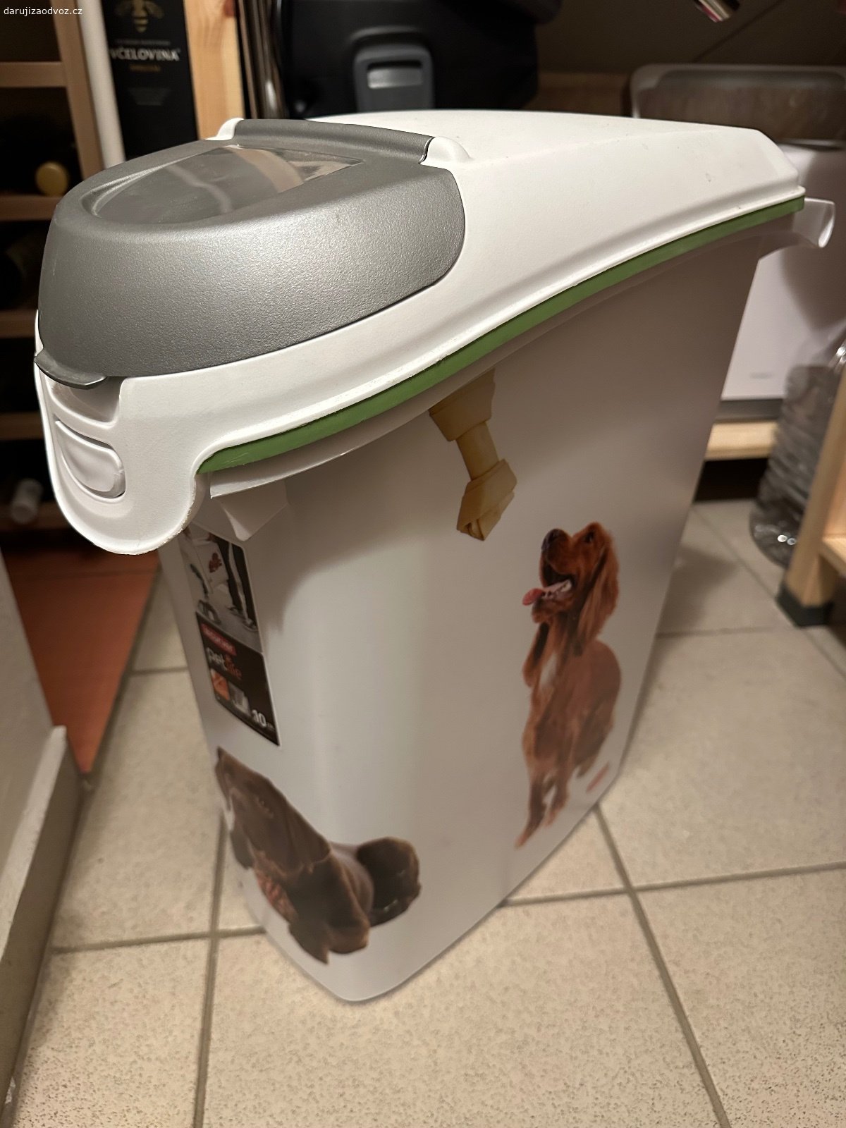 Box na granule. Vyska 50cm, delka 50cm, sirka 22cm

Pouze osobni odber Mesice u Prahy
