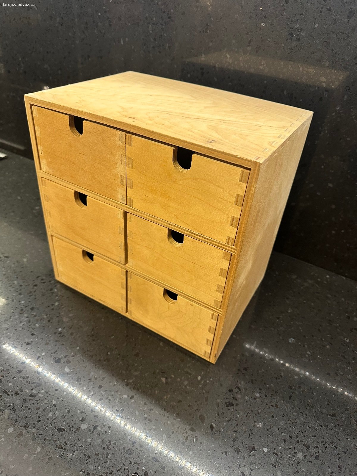 Rezervace: Box s šuplíčky. 28.5x20.5x28.5

Pouze osobně, Měšice u Prahy

(Daruji prvnímu, kdo si přijede)