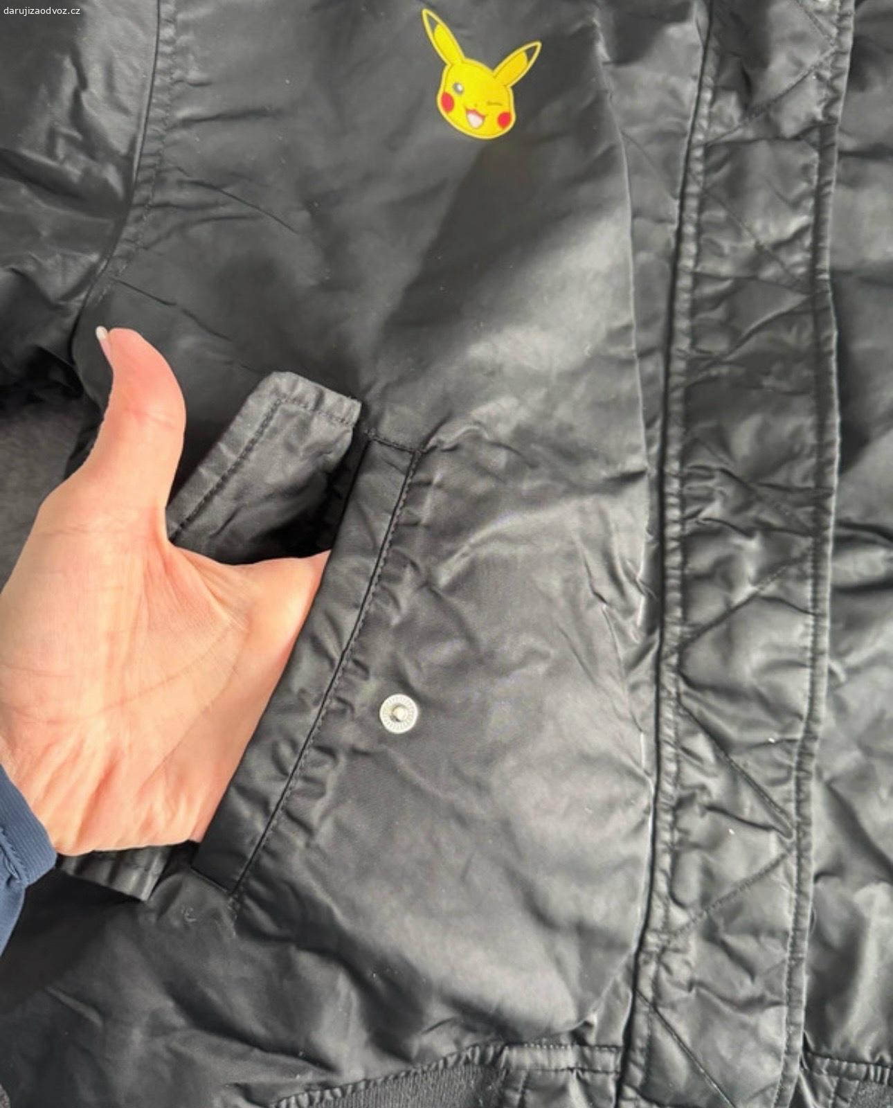 Bunda - bomber Pokémon 158. Nošena sezónu. 
zásilkovna 120,- 
pokud se dohodneme na osobním předání, poprosím si o velkou Colu Zero ??