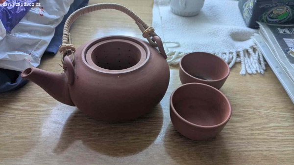 Čajová Hliněná konvička s  hrníčky