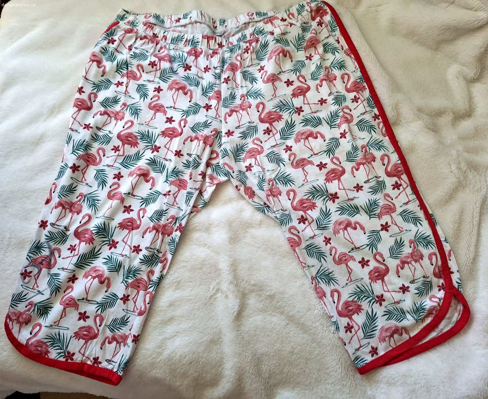 Capri kalhoty Bonprix, velikost  48/50. Daruji za odvoz tyto Capri kalhoty Bonprix, velikost 48/50.