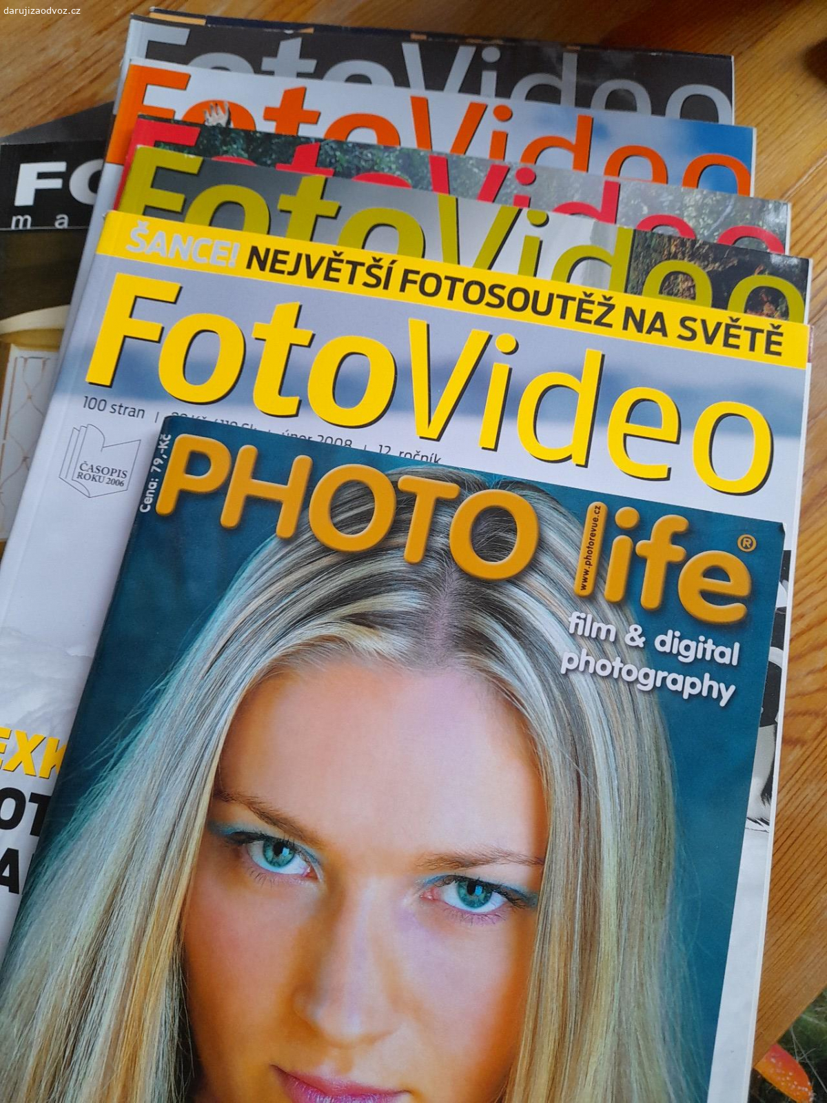 Časopisy fotografování. Photo life září 2006, 6x FotoVideo 2008-2009, 3x Fotografie 1996 a 2006.

Vyzvednutí ul. Hrdlořezská, Praha 9.