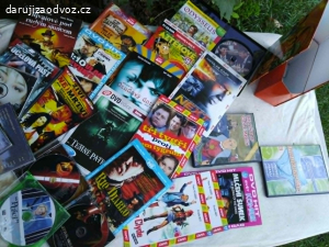 Cca 30 originálních DVD/CD