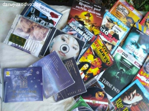 Cca 30 originálních DVD/CD