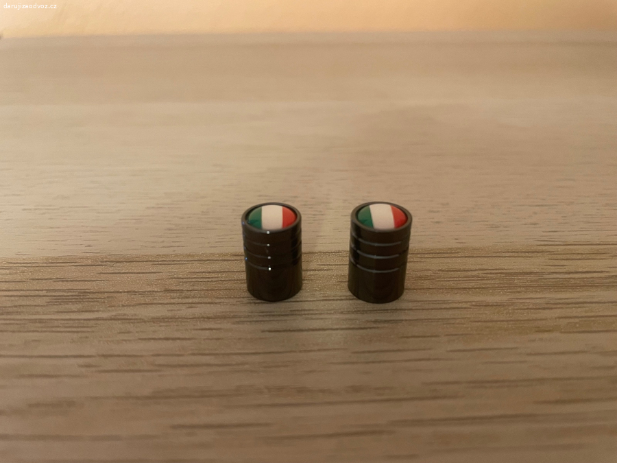 2x čepičky ventilků ALU - italská vlajka