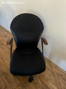 Černé křeslo / židle k PC