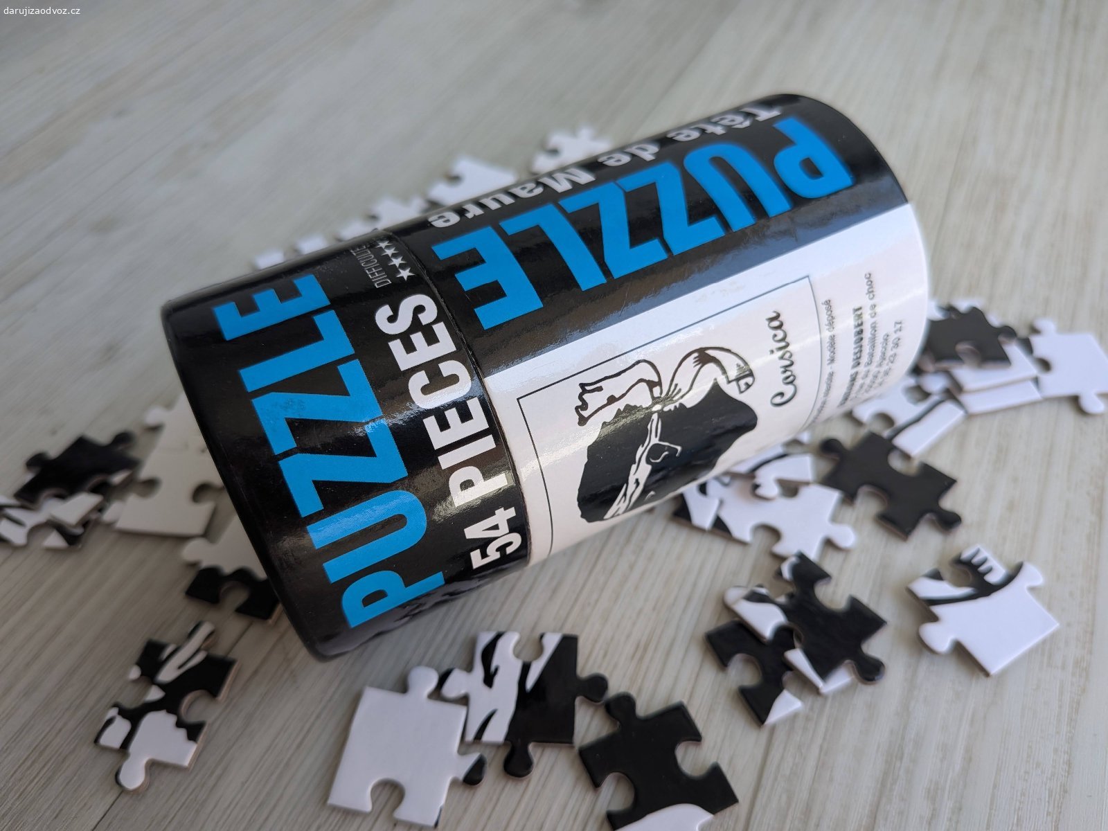 Černobílé puzzle 54 dílků. Za odvoz daruji používanou hračku - malé černobílé puzzle s 54 dílky. Výška pouzdra cca 12cm.

Předání možné po předchozí domluvě u na Praze 3 - Žižkově.
