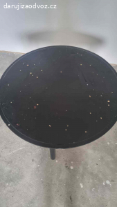 Černý stůl Ikea