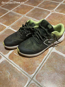 Chlapecké běžecké boty 37