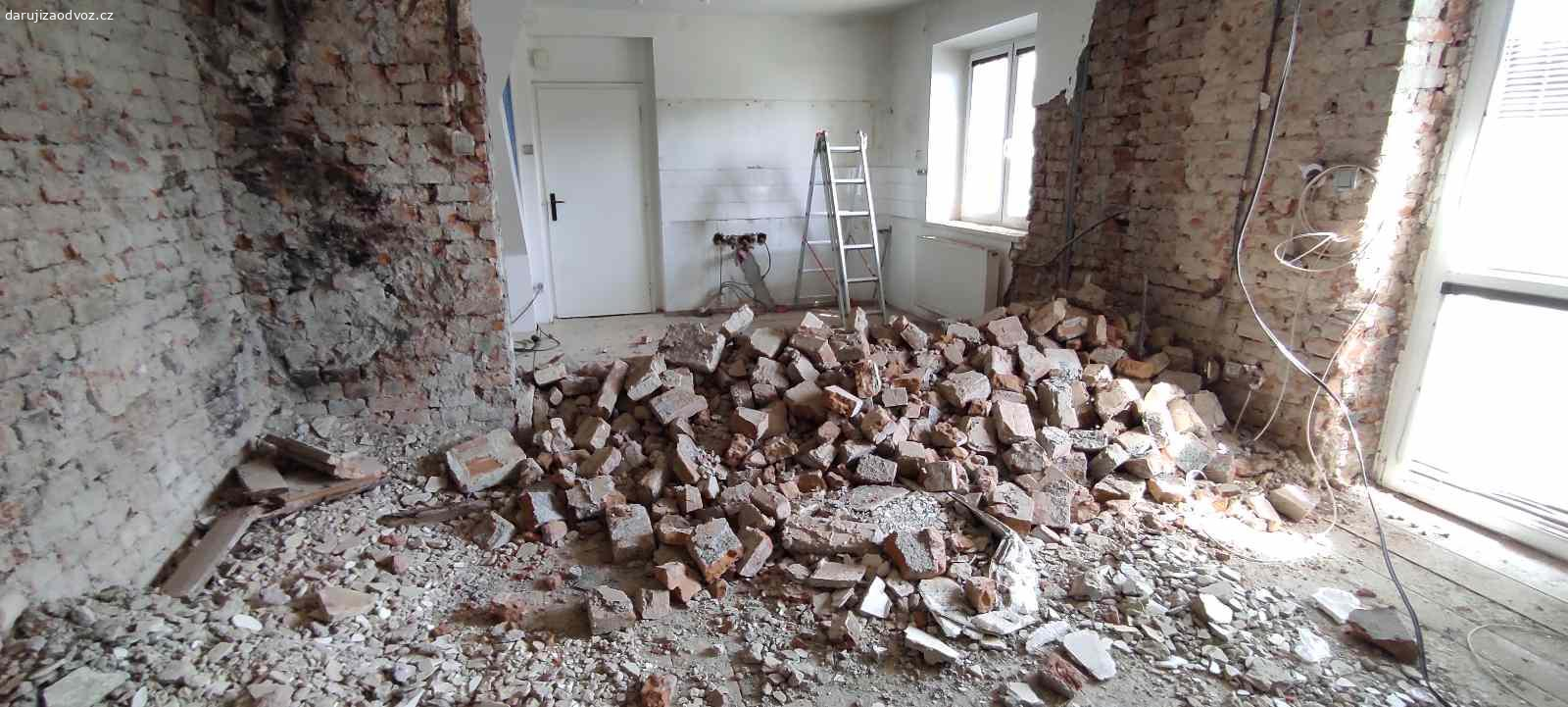 cihly z bouračky. Daruji cihly z bouračky za odvoz. Spěchá.