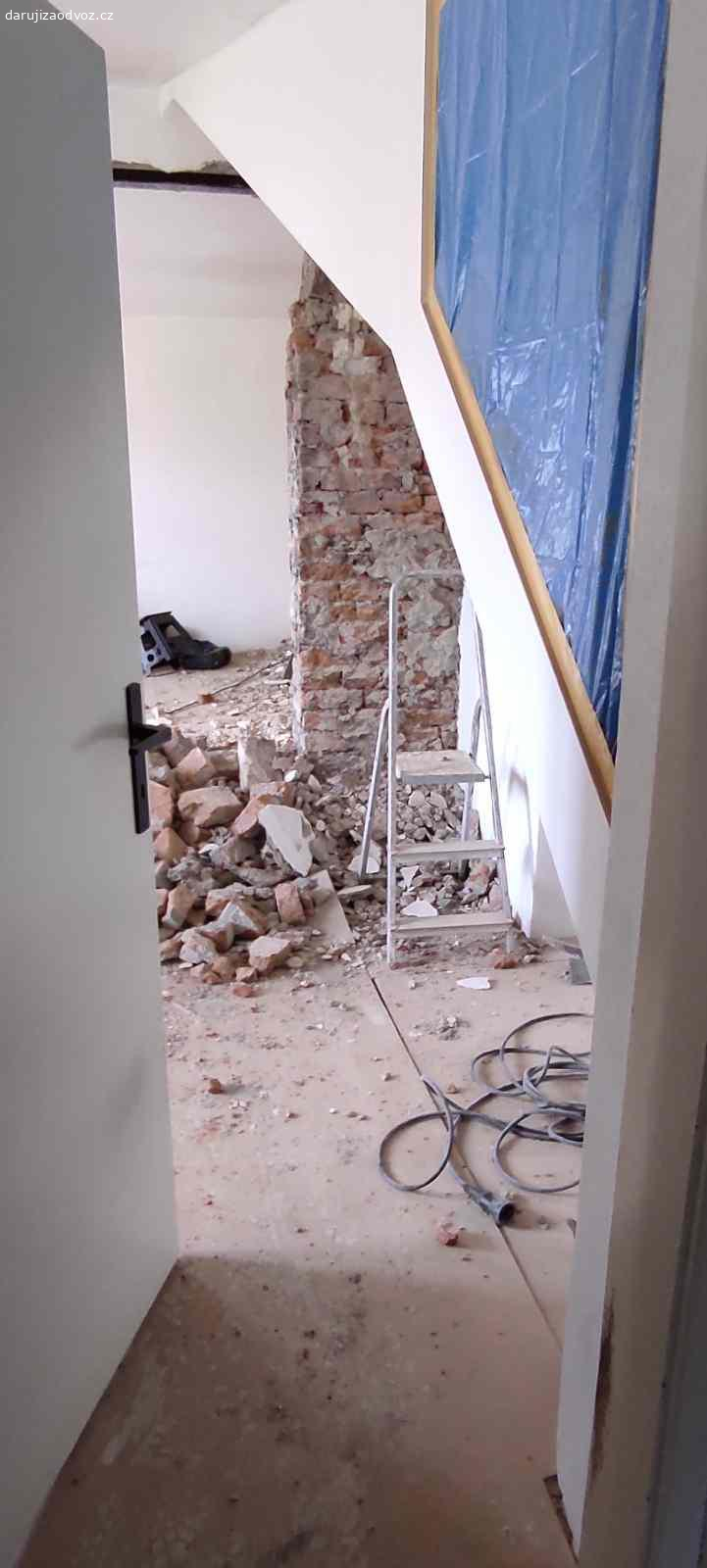 cihly z bouračky. Daruji cihly z bouračky za odvoz. Spěchá.