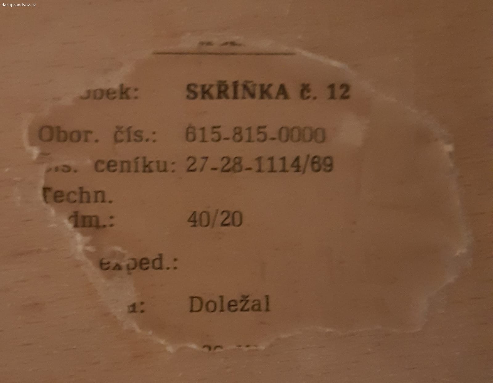 Čtyři skříně z masivu. Nabízím za odvoz 4 skříně z roku 1969které jsou plně funkční.
Pro vystěhování z místnosti byly skříně rozloženy.
Osobní vyzvednutí v Semíně na Pardubicku