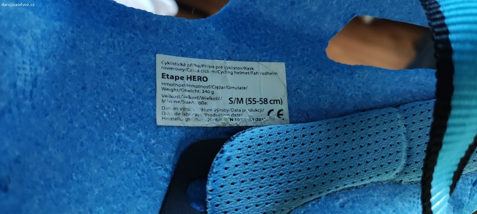 Cyklistická helma Etape Hero 55-58 cm. Daruji cyklistickou nebouranou helmu Etape Hero, velikost S/M 55-58 cm, stav je poměrně hezký, nebyla příliš využívaná.