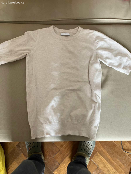 Dámské oblečení velikost M, některé S