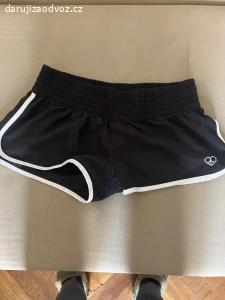 Dámské oblečení velikost M, některé S