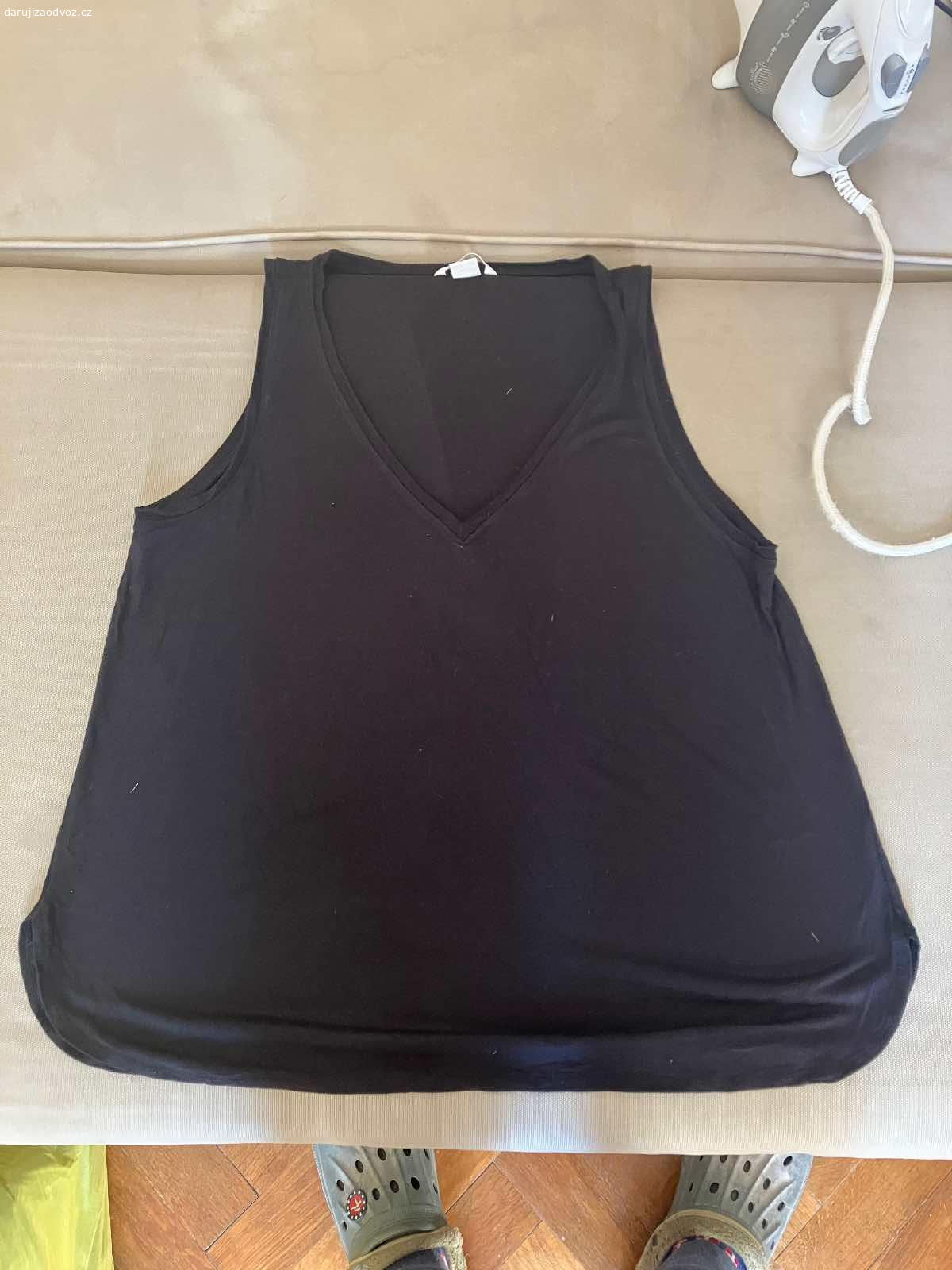 Dámské oblečení velikost M, některé S. Daruji dámské oblečení ve velikosti M, pár kusů je S. Oblečení je v dobrém stavu, vhodné na donošení. Různé kousky trička, mikiny, sukně, šaty

Zdarma, ideálně jako celek