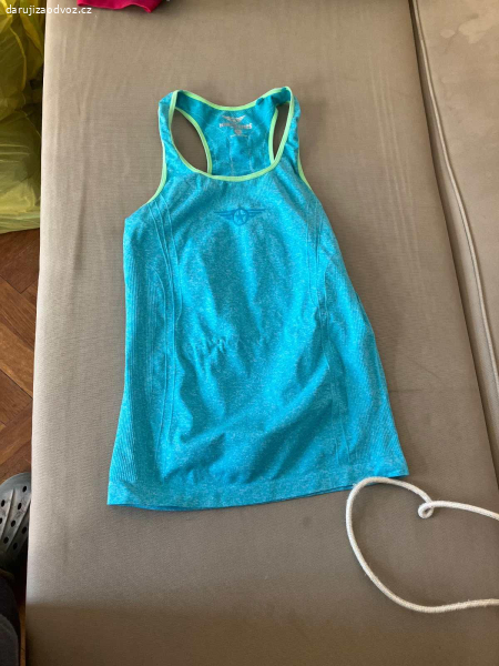 Dámské oblečení velikost M, některé S