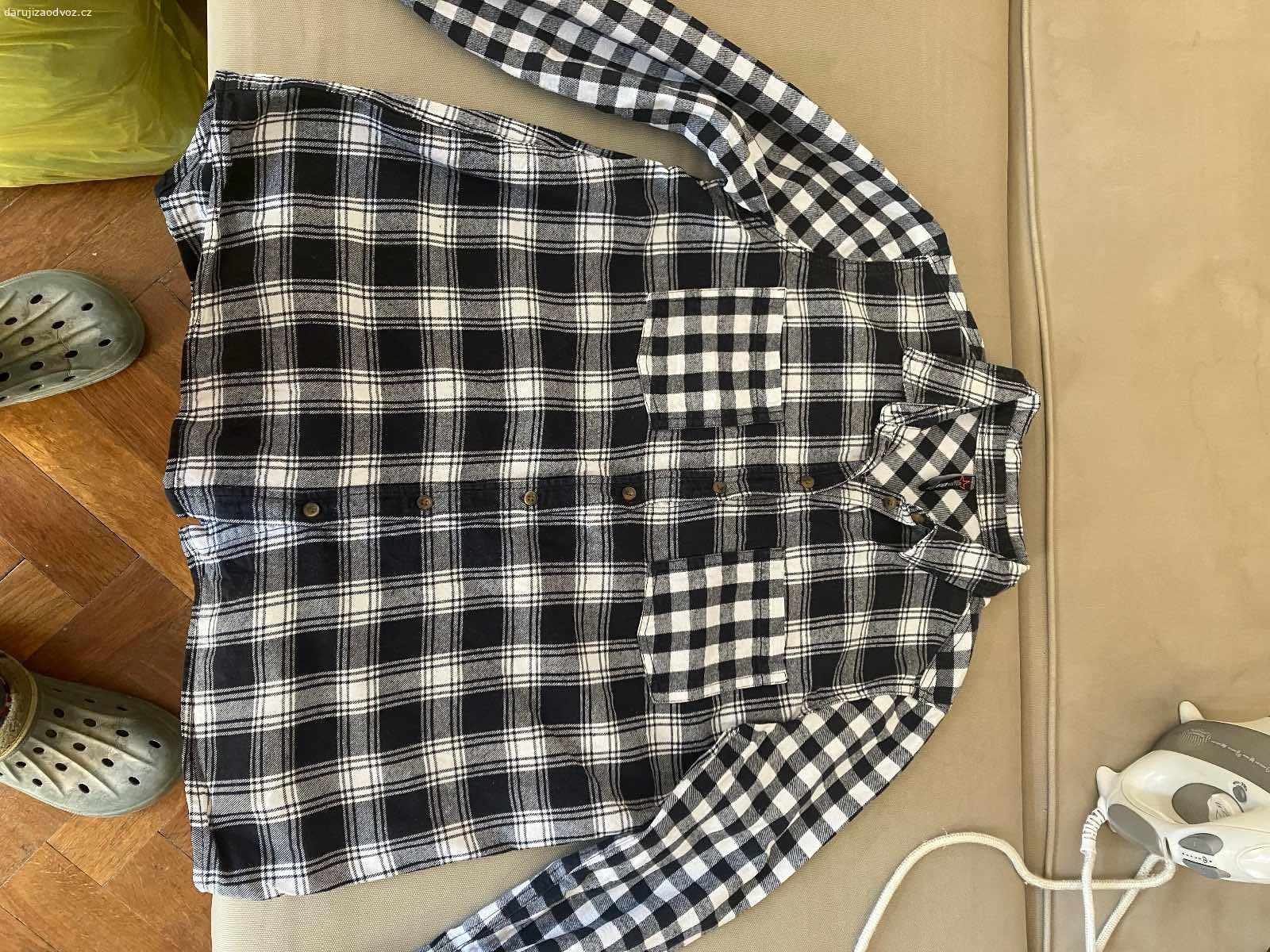 Dámské oblečení velikost M, některé S. Daruji dámské oblečení ve velikosti M, pár kusů je S. Oblečení je v dobrém stavu, vhodné na donošení. Různé kousky trička, mikiny, sukně, šaty

Zdarma, ideálně jako celek