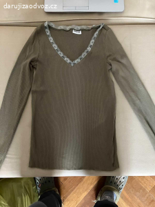 Dámské oblečení velikost M, některé S