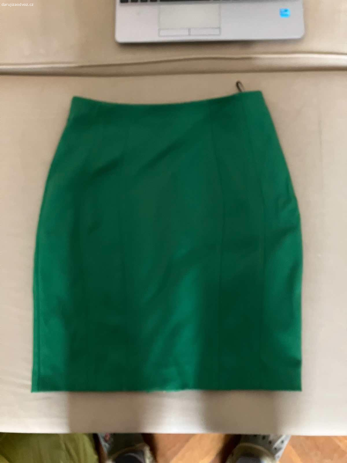 Dámské oblečení, velikost M, některé S. Daruji dámské oblečení ve velikosti M, pár kusů je S. Oblečení je v dobrém stavu, vhodné na donošení. Různé kousky trička, mikiny, sukně, šaty

Zdarma, ideálně jako celek